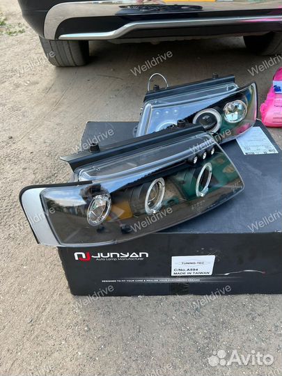 Фары передние VW Passat B5 96-00 AE черные