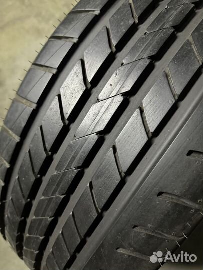 Goodyear EfficientGrip Performance 235/45 R19 95V