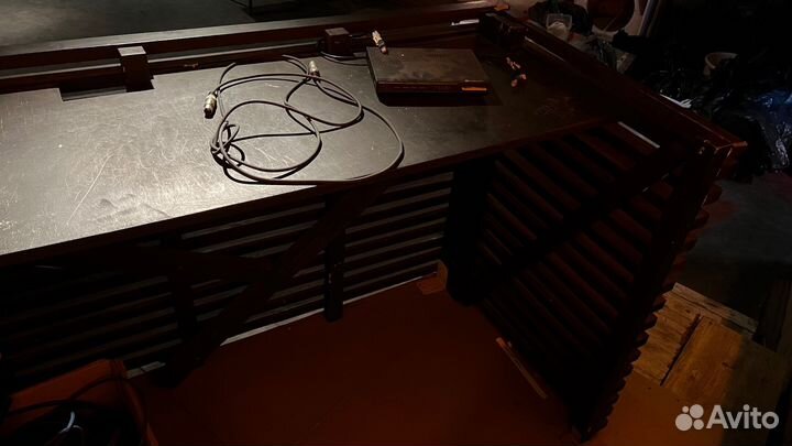 Стойка Ди-джея ресепшен