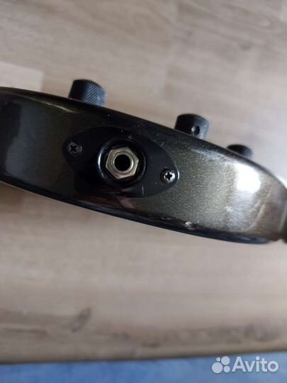 Бас гитара 5 струн