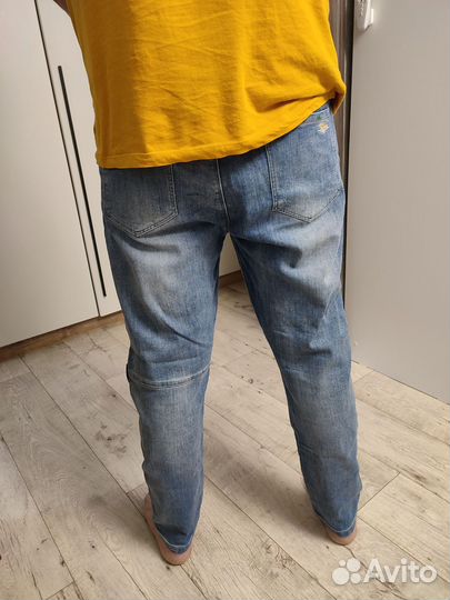 Джинсы мужские