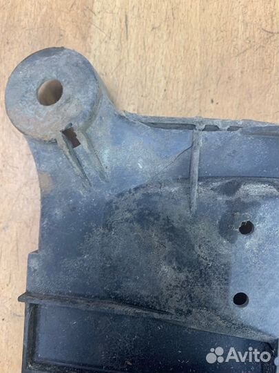 Полка аккумулятора Opel Corsa C