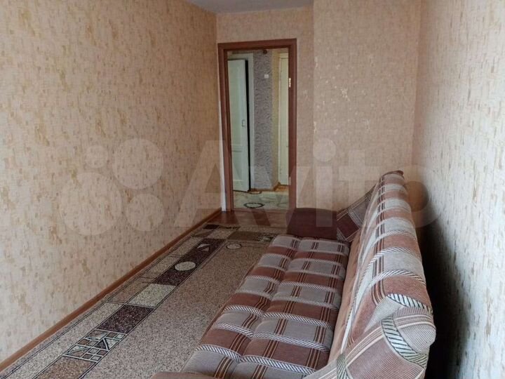 2-к. квартира, 43 м², 1/3 эт.