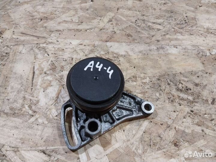 Натяжитель ремня кондиционера Volkswagen Passat B5