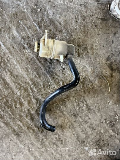 Mitsubishi lancer cedia бачок гура