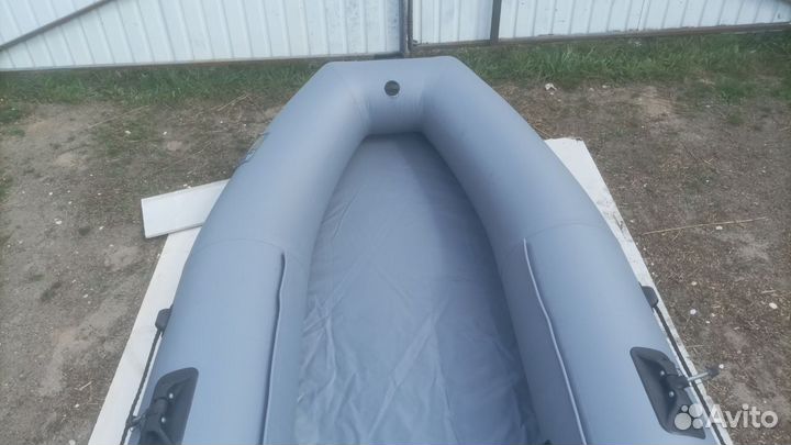 Лодка надувная с мотором