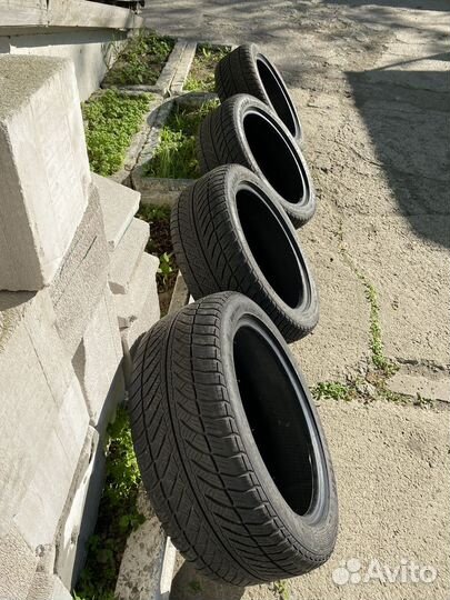 Goodyear UltraGrip 8 245/45 R18 100V