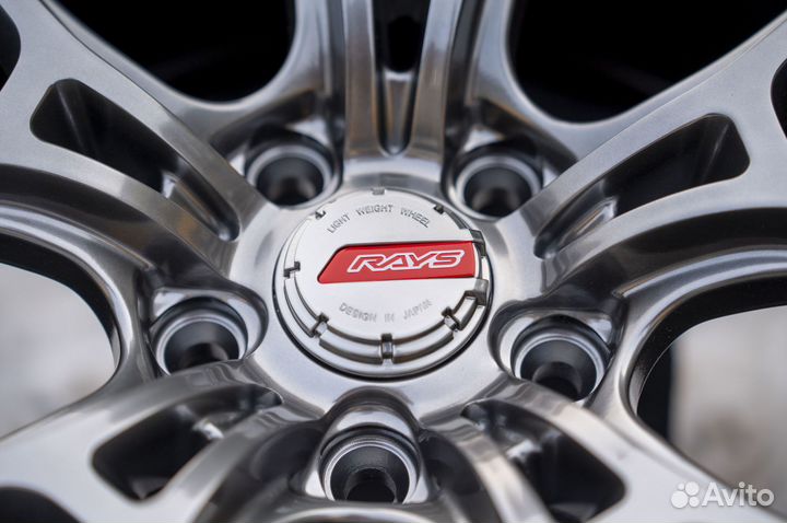 Комплект новых литых дисков ''17 5x114.3 rays