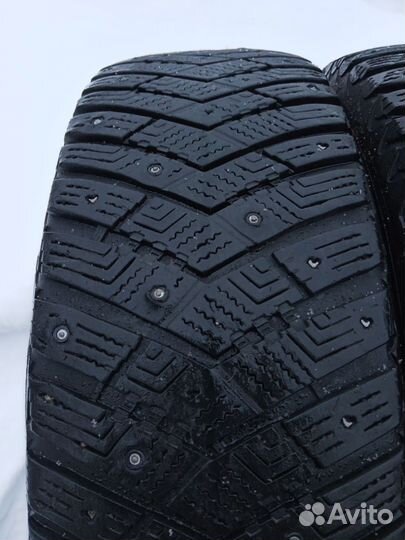 Goodyear UltraGrip Ice Arctic SUV 215/65 R17 99T