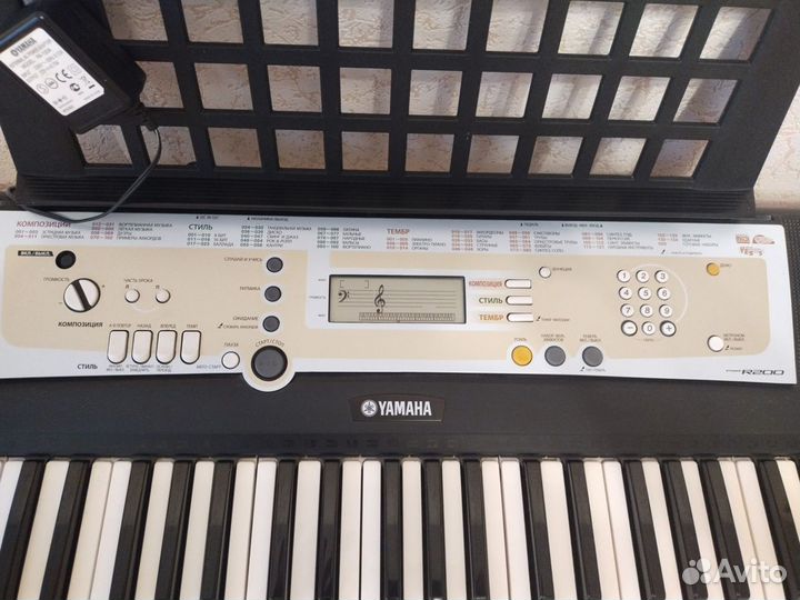 Синтезатор yamaha psr r200