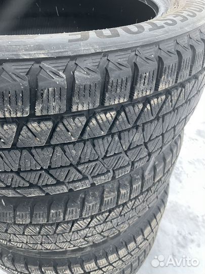 Bridgestone Blizzak DM-V3 235/55 R20