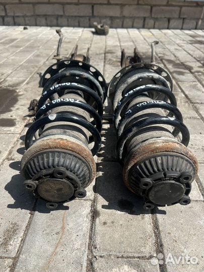 Opel Zafira B Стойки в бсоре передние 1.8