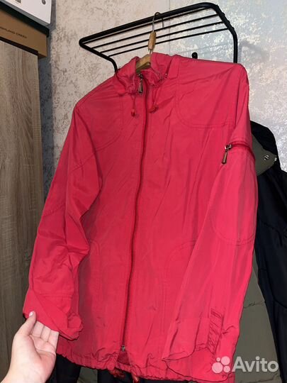 Ветровка женская