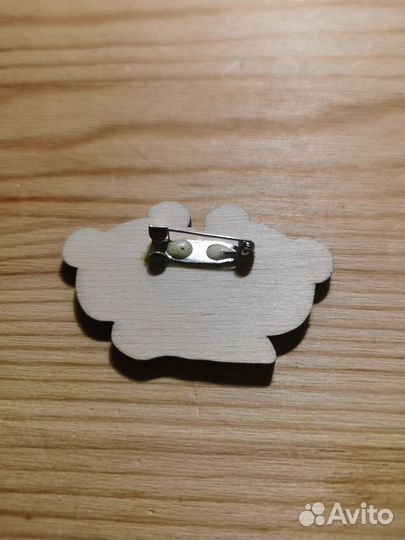 Деревянный значок