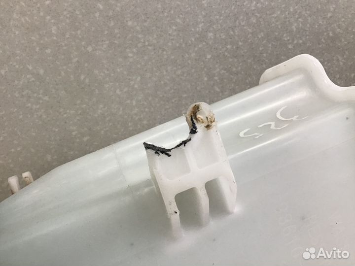 Бачок омывателя лобового стекла Kia Sportage 2010