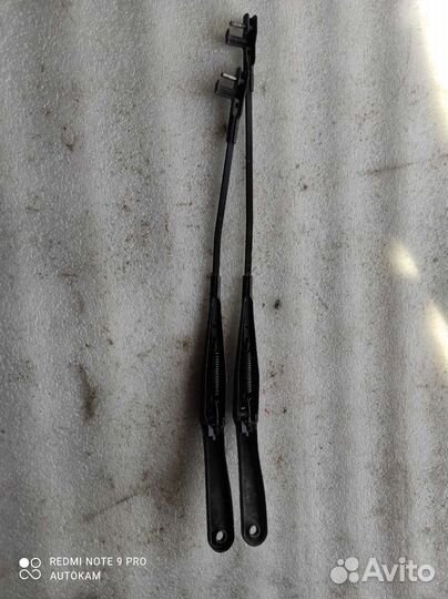 Поводок стеклоочистителя Opel Astra H