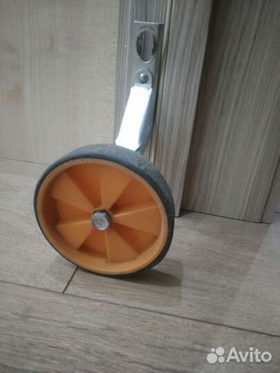 Страховочное колесо для велосипеда