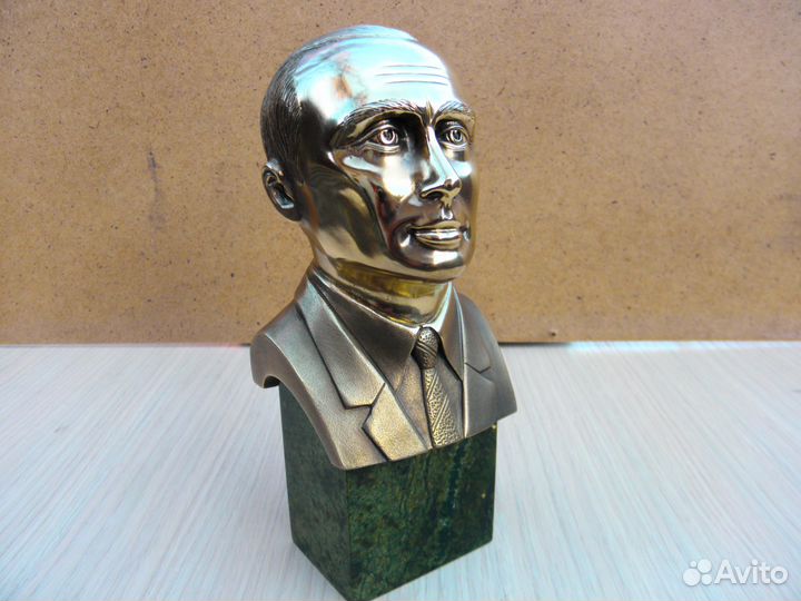 Каслинское литье(Бюст Путина)