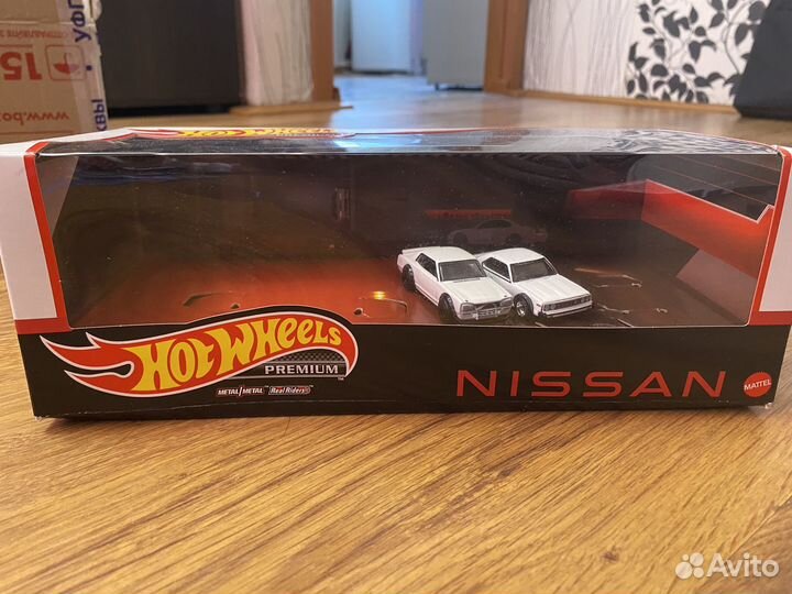Машинка Hot Wheels Nissan
