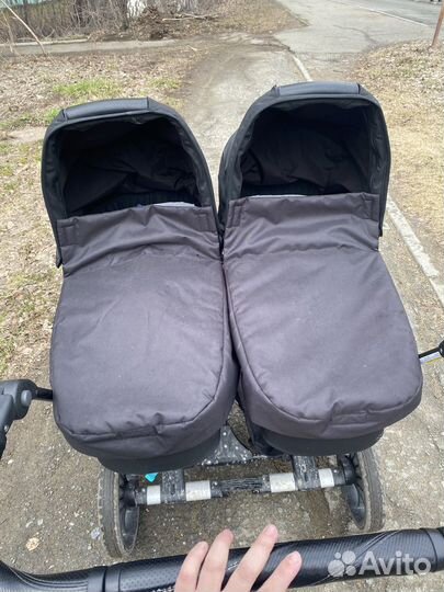Коляска для двойни