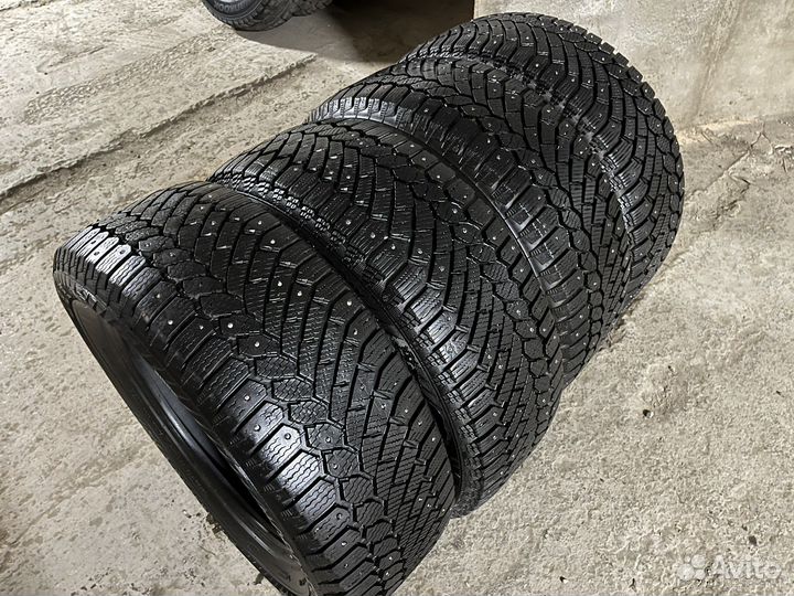 Gislaved Nord Frost 200 215/60 R16 99T