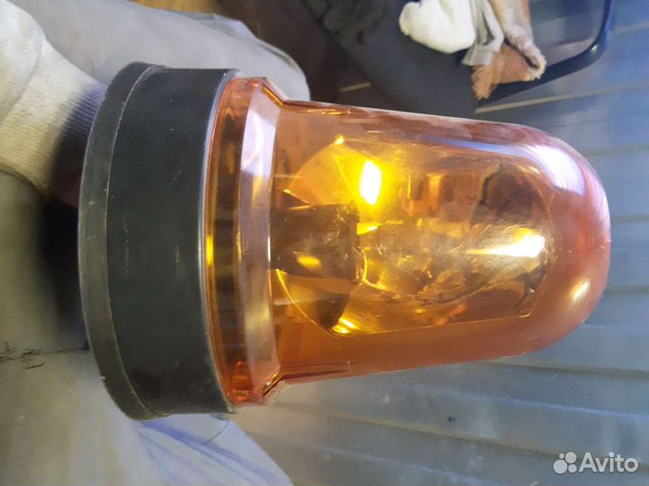 Проблесковый маяк желтый