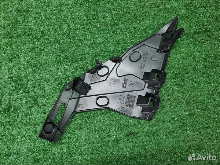 Кронштейн крыла правый BMW X6 F16 (2014-2020)