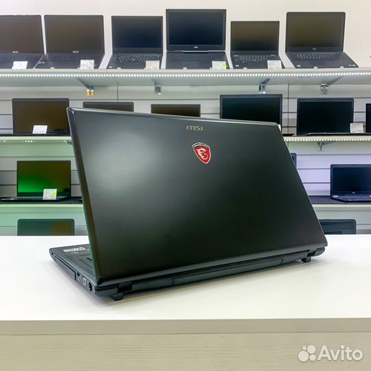 Игровой ноутбук MSI i5/17.3