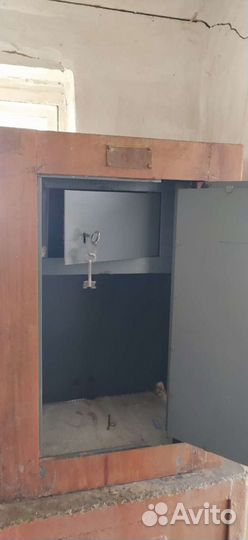 Сейф металлический