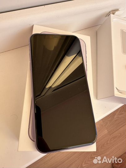 Телефон iPhone 11