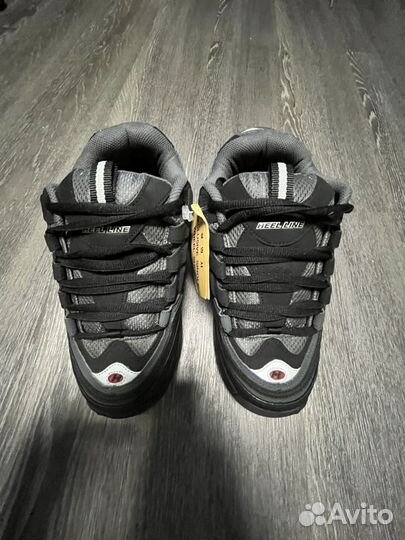 Dc shoes osiris circa globe dvs etnies fallen adio