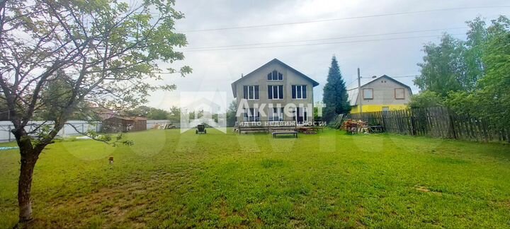 Коттедж 270 м² на участке 16 сот.