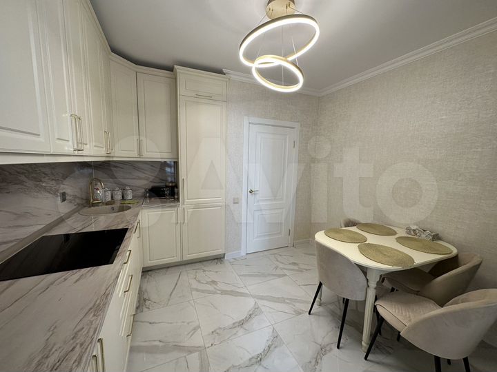 2-к. квартира, 54 м², 8/25 эт.