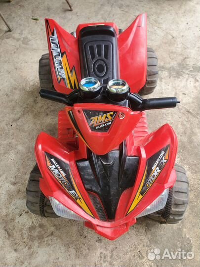 Детский квадроцикл на аккумуляторе