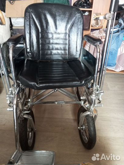 Кресло коляска с ручным рычажным приводом