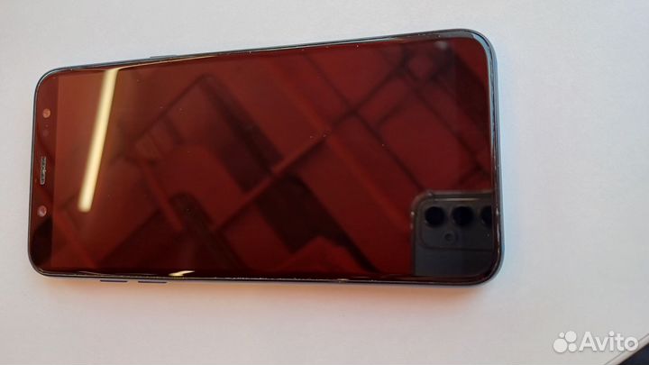 Samsung Galaxy A6, 4/32 ГБ