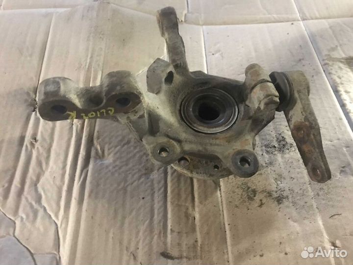 Кулак поворотный перед правый Renault Clio Symbol