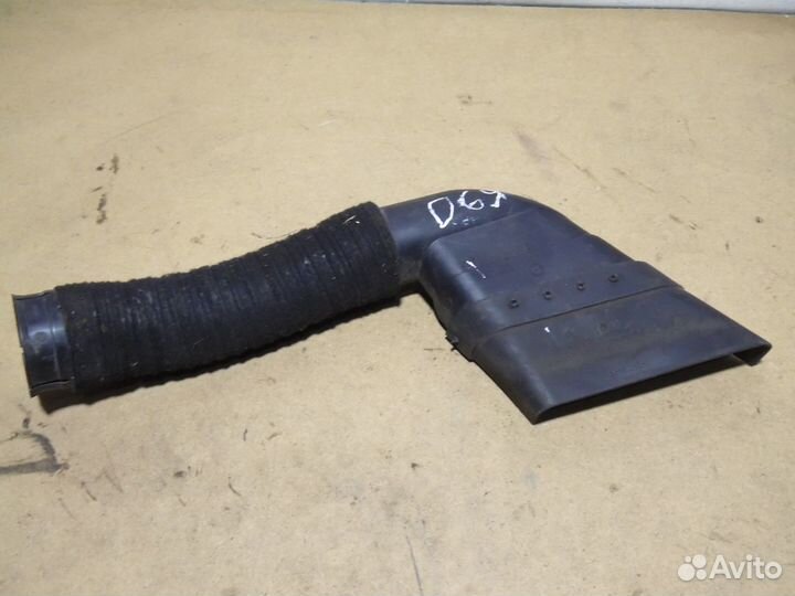 Воздухозаборный патрубок Рено Меган Сценик 2