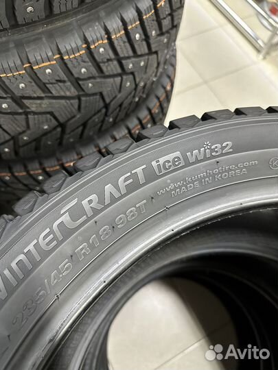 Kumho WinterCraft Ice Wi32 235/45 R18 98T