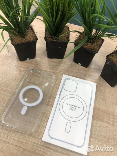 Чехол на iPhone