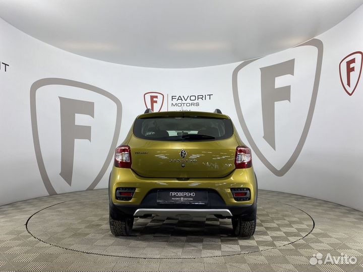 Renault Sandero Stepway 1.6 AT, 2017, 111 129 км