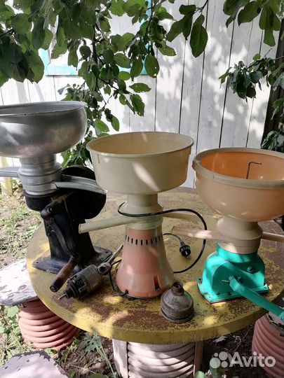 Сепаратор для молока ручной и электрический