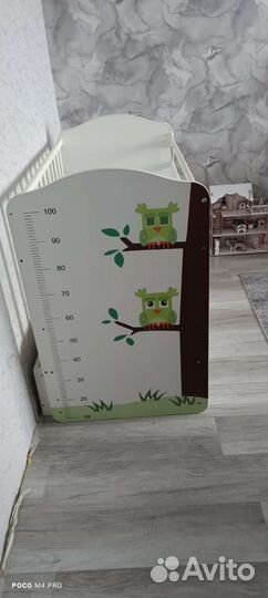 Детская кроватка с маятником белая