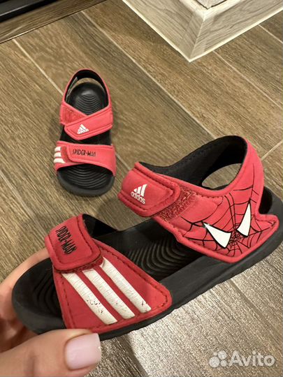 Сандалии adidas для мальчика 24 размер