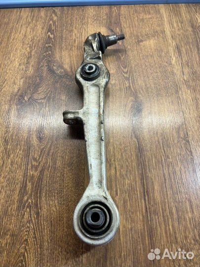 Рычаг поперечный передний правый Volkswagen Passat