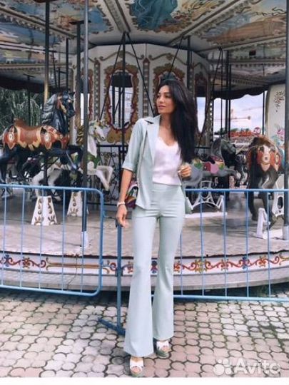 Летний брючный костюм
