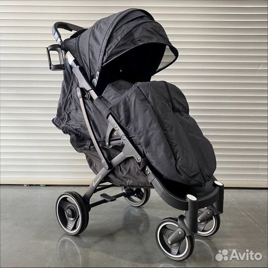 Детская прогулочная коляска