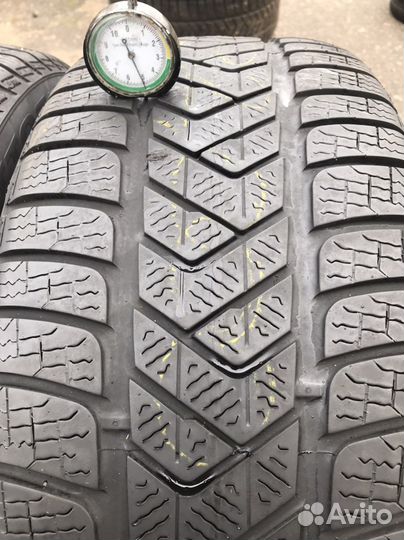 Pirelli Winter Sottozero 3 245/45 R19 V