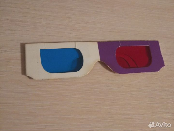 3D-очки бумажные