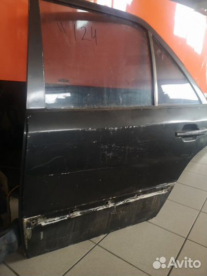 Дверь задняя левая w124